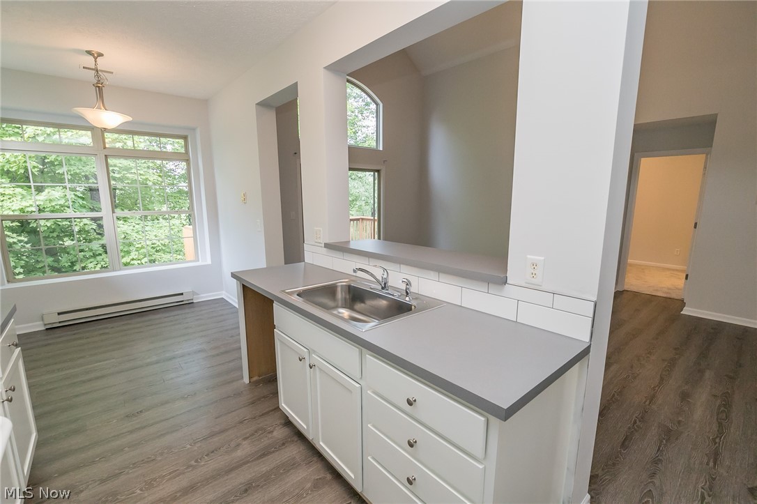 Creekside Of Pleasant Lakes - Residential