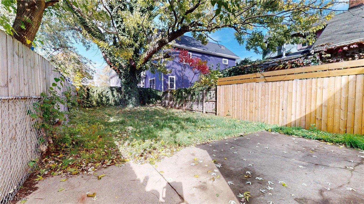 Cleveland, Ohio 44113, United States, 3 Bedrooms Bedrooms, ,1 BathroomBathrooms,Residential,Active,230355