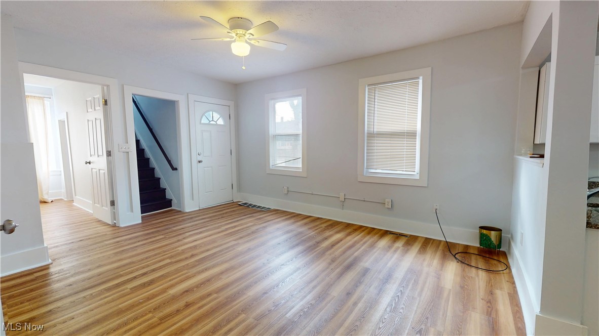 Cleveland, Ohio 44113, United States, 3 Bedrooms Bedrooms, ,1 BathroomBathrooms,Residential,Active,230355