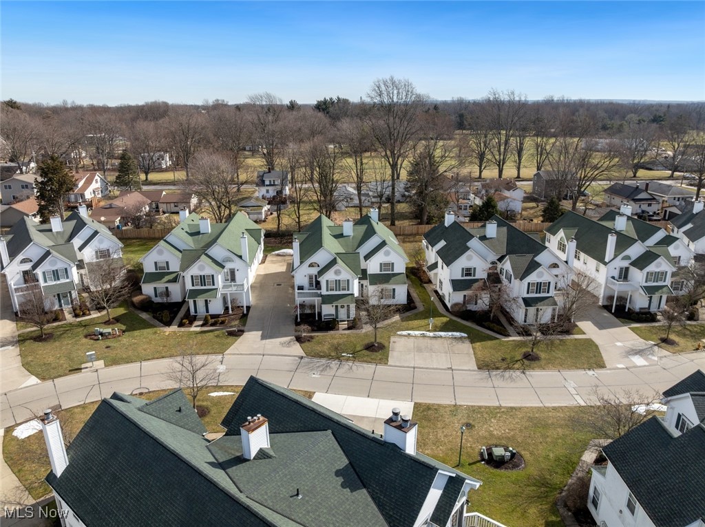 42 Vista 35a Circle, North Olmsted, Ohio image 34