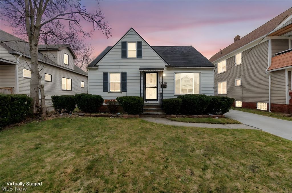 Photo of 14906 Kingsford Avenue, Cleveland, OH 44128 (MLS # 5193096)