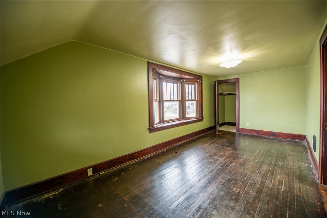 Collins & Gauntletts Tuxedo Park - Residential