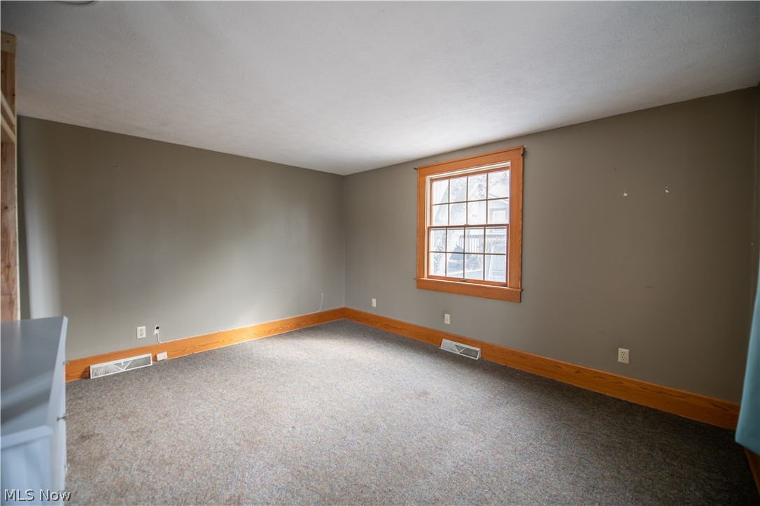 Collins & Gauntletts Tuxedo Park - Residential