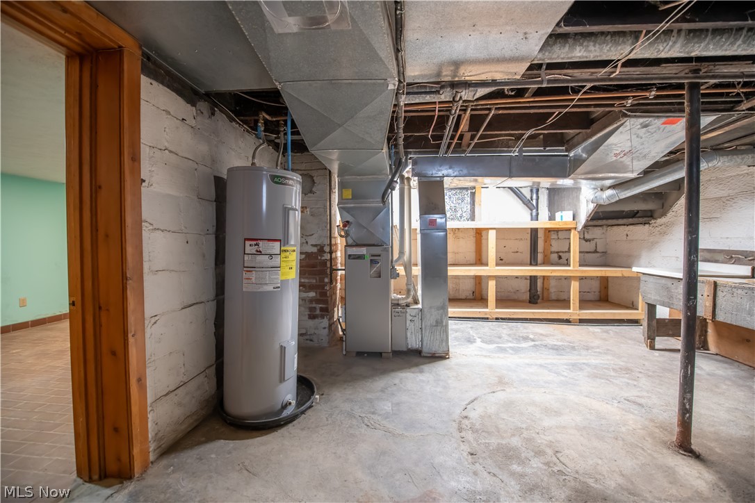 Collins & Gauntletts Tuxedo Park - Residential