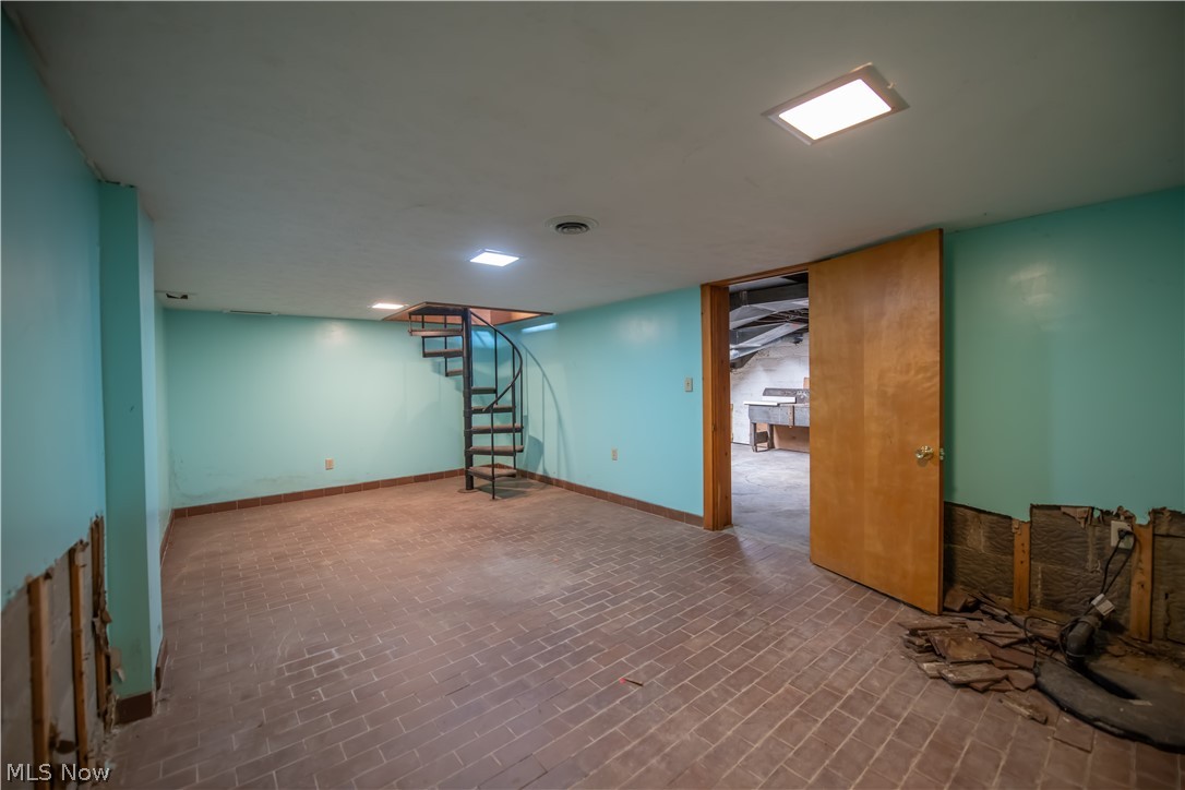 Collins & Gauntletts Tuxedo Park - Residential