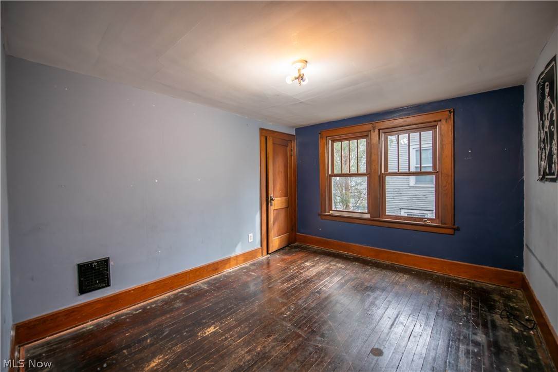 Collins & Gauntletts Tuxedo Park - Residential