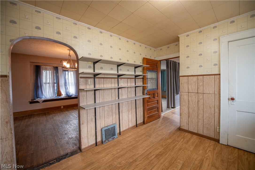 Collins & Gauntletts Tuxedo Park - Residential