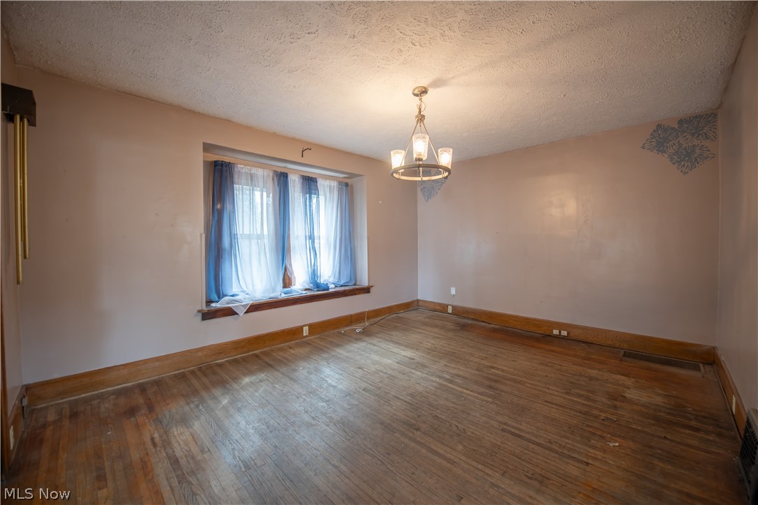 Collins & Gauntletts Tuxedo Park - Residential