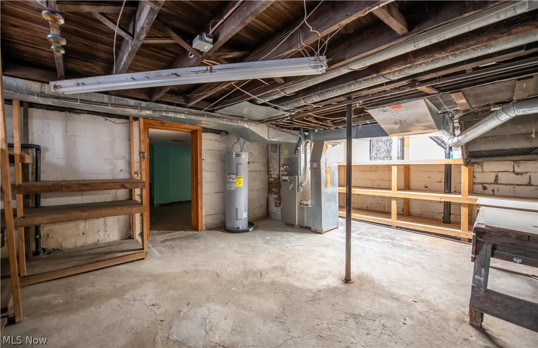 Collins & Gauntletts Tuxedo Park - Residential