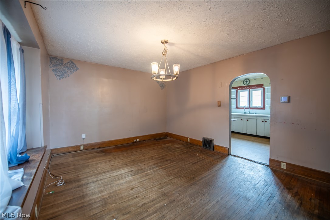 Collins & Gauntletts Tuxedo Park - Residential