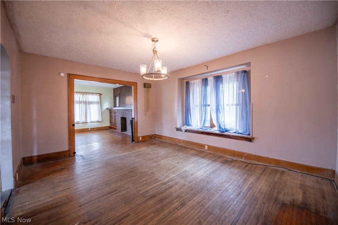 Collins & Gauntletts Tuxedo Park - Residential