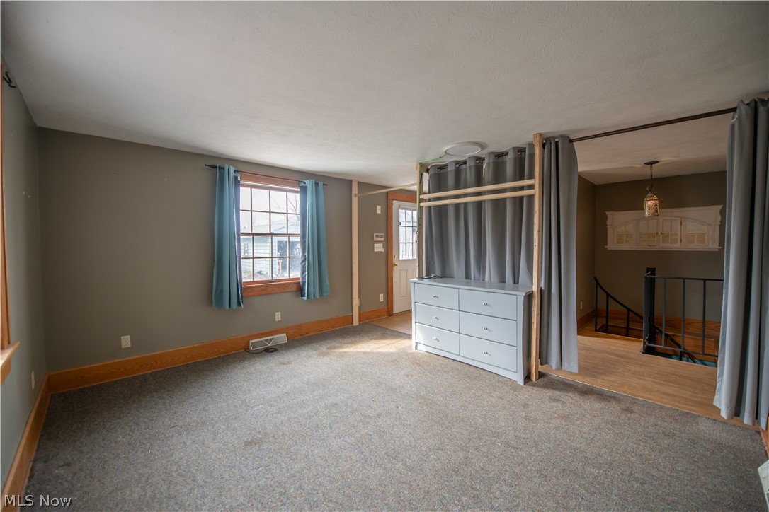 Collins & Gauntletts Tuxedo Park - Residential