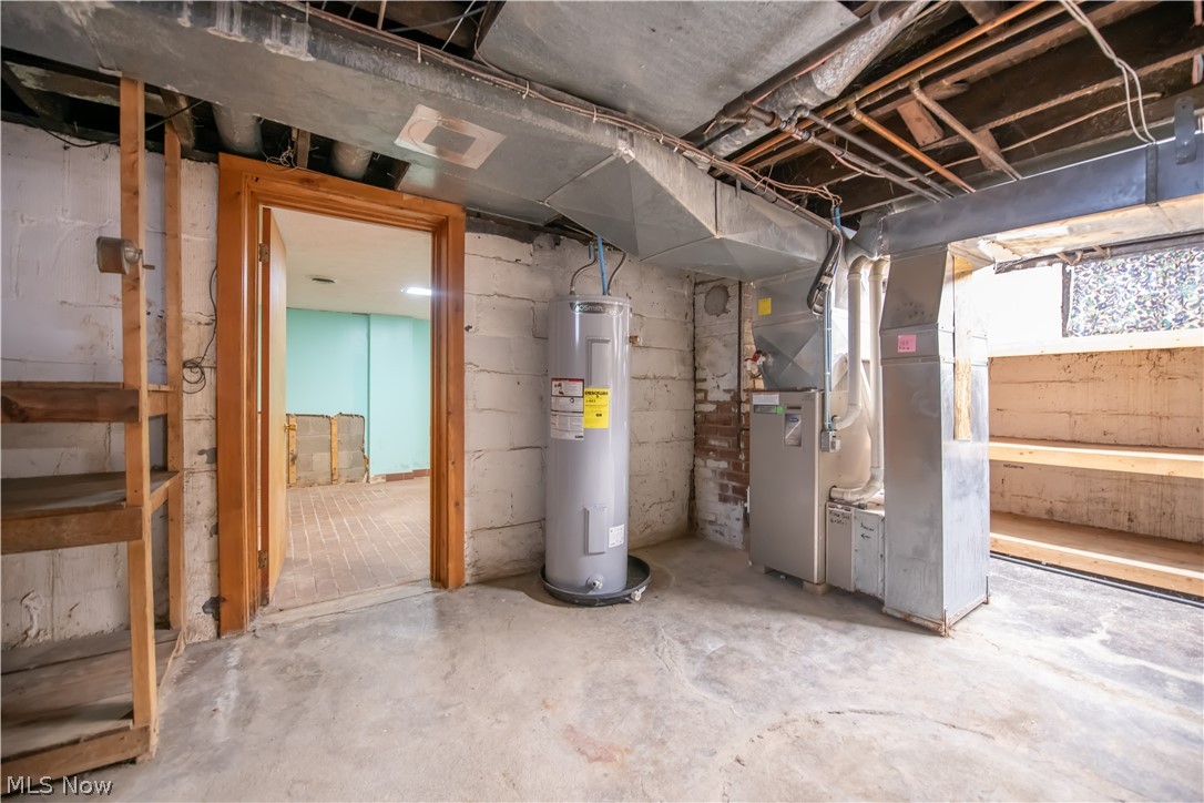 Collins & Gauntletts Tuxedo Park - Residential