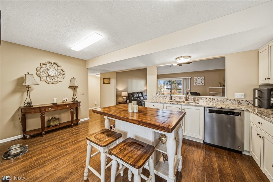 The Retreat At Chapel Cove Condo - Residential