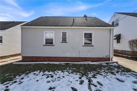 Tiny photo for 15705 Maplewood Avenue, Maple Heights, OH 44137 (MLS # 5190605)