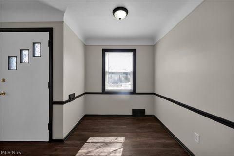 Tiny photo for 15705 Maplewood Avenue, Maple Heights, OH 44137 (MLS # 5190605)