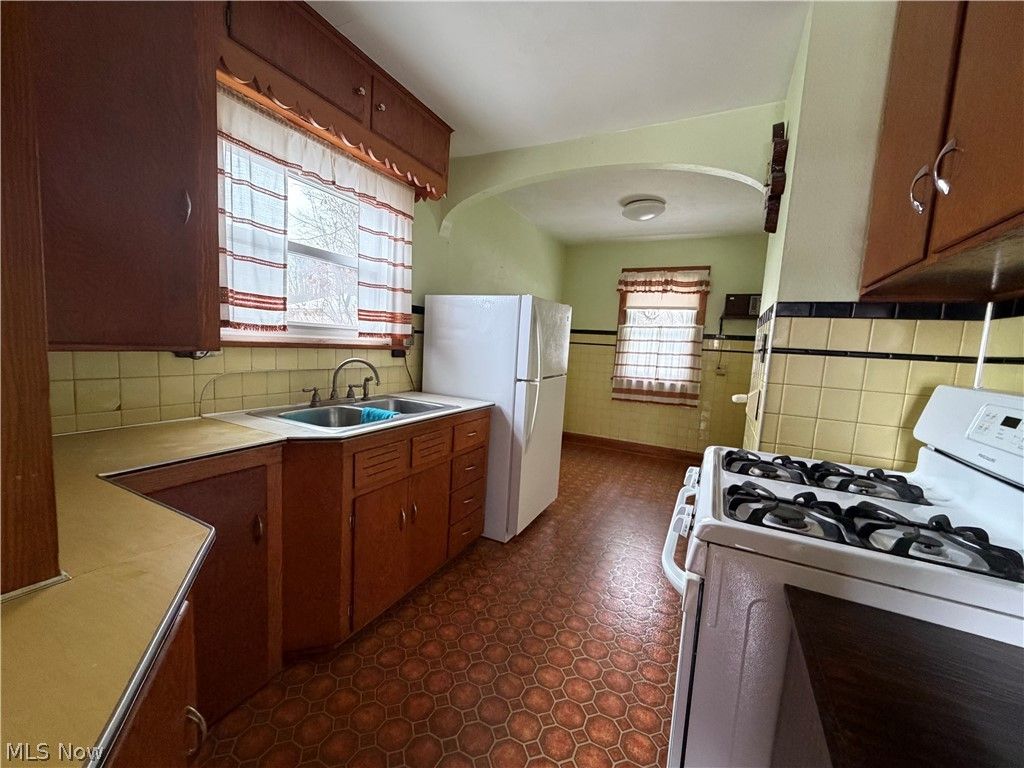 Photo of 3332 Sheridan Road, Youngstown, OH 44502 (MLS # 5187716)