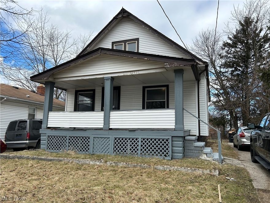 Come see this oversized 4 bedroom 1 bath single family home. Freshly painted with new carpet and vinyl windows. Don't miss this one schedule your showing with the listing agent today. Rental requirements:Credit score of 600+. 500 - 600 is considered conditional.Less than 3 items in collections, excluding student loan and medical. Monthly income of 2.5 times the amount of the monthly rent.Thorough Eviction Check. $50 Non Refundable App Fee for all Adults who will be occupying the property.Applications can only be completed online.Typical Security Deposit equivalent to one months rent, pending results of background checks. Tenants must have the electric and gas transferred into their name and obtain renters insurance prior to receiving keys to the property.This property accepts housing choice vouchers.