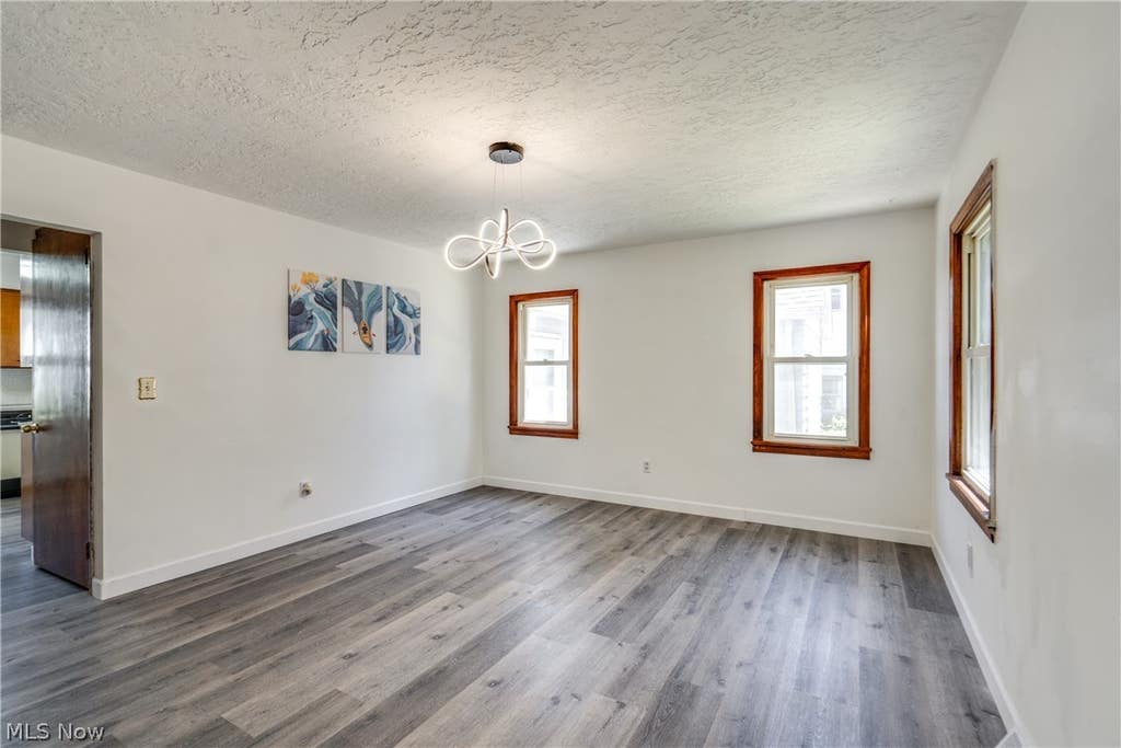 Photo of 295 E Boxwood Avenue, Akron, OH 44301 (MLS # 5215704)