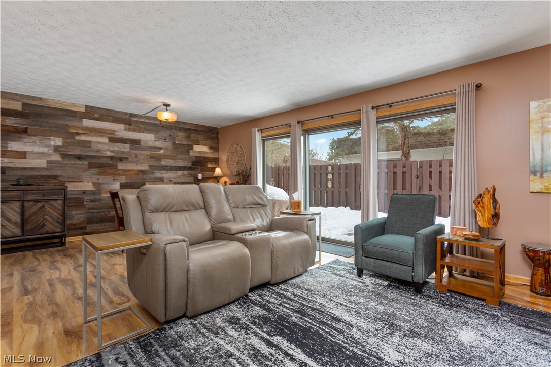 Co-Moor Twnhse Condo - Residential