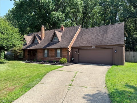 Homes For Sale - 27343 Clinton Drive<br/> North Olmsted, OH 44070