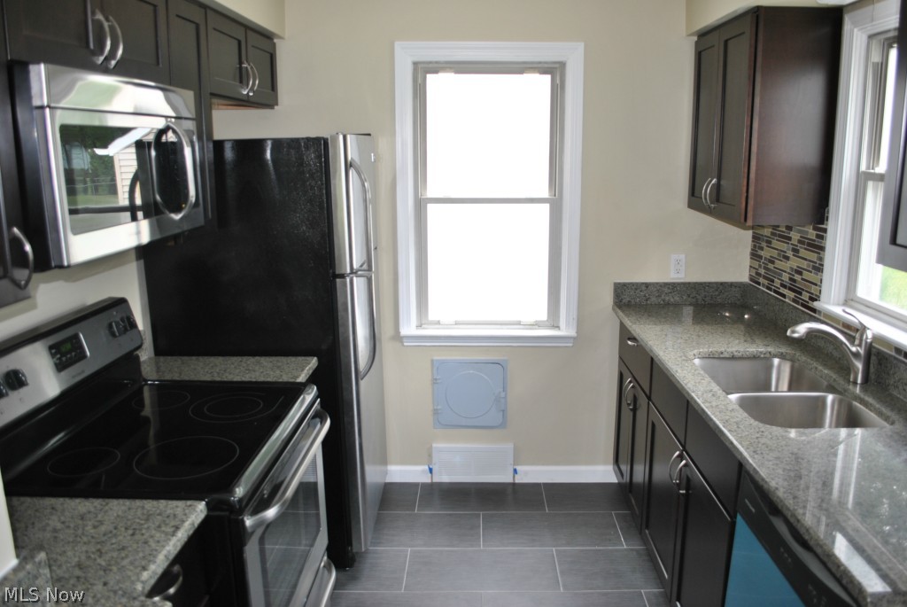 Clague Road Homes - Residential Lease