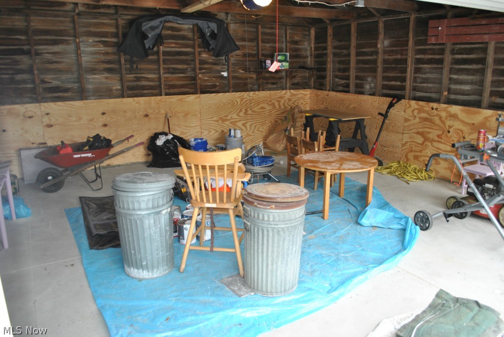 Clague Road Homes - Residential Lease