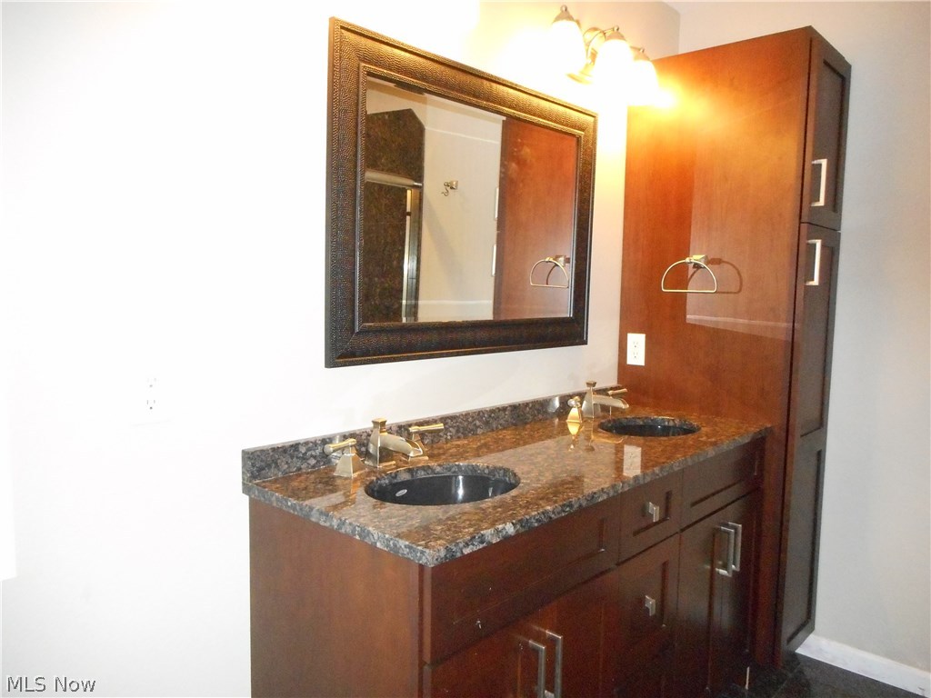 Carrousel Corners 5 - Residential