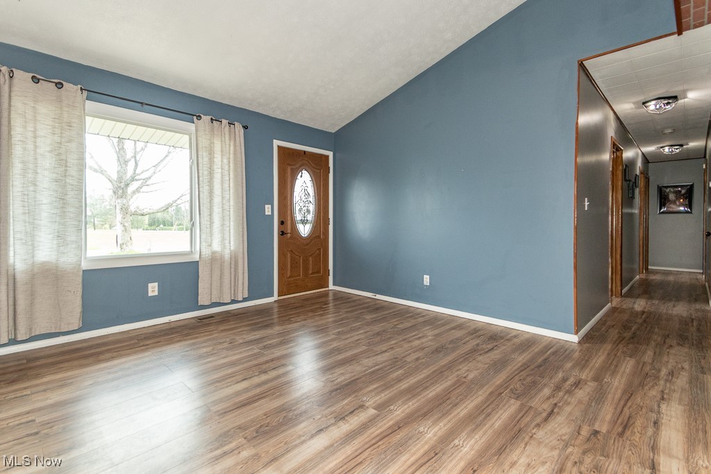4237 Raymond Drive, Brunswick, Ohio image 2