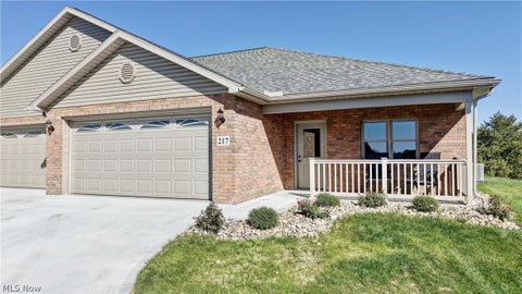Condo For Sale - 217 Pinehurst Drive<br/> Tuscarawas County, Dover, OH 44622