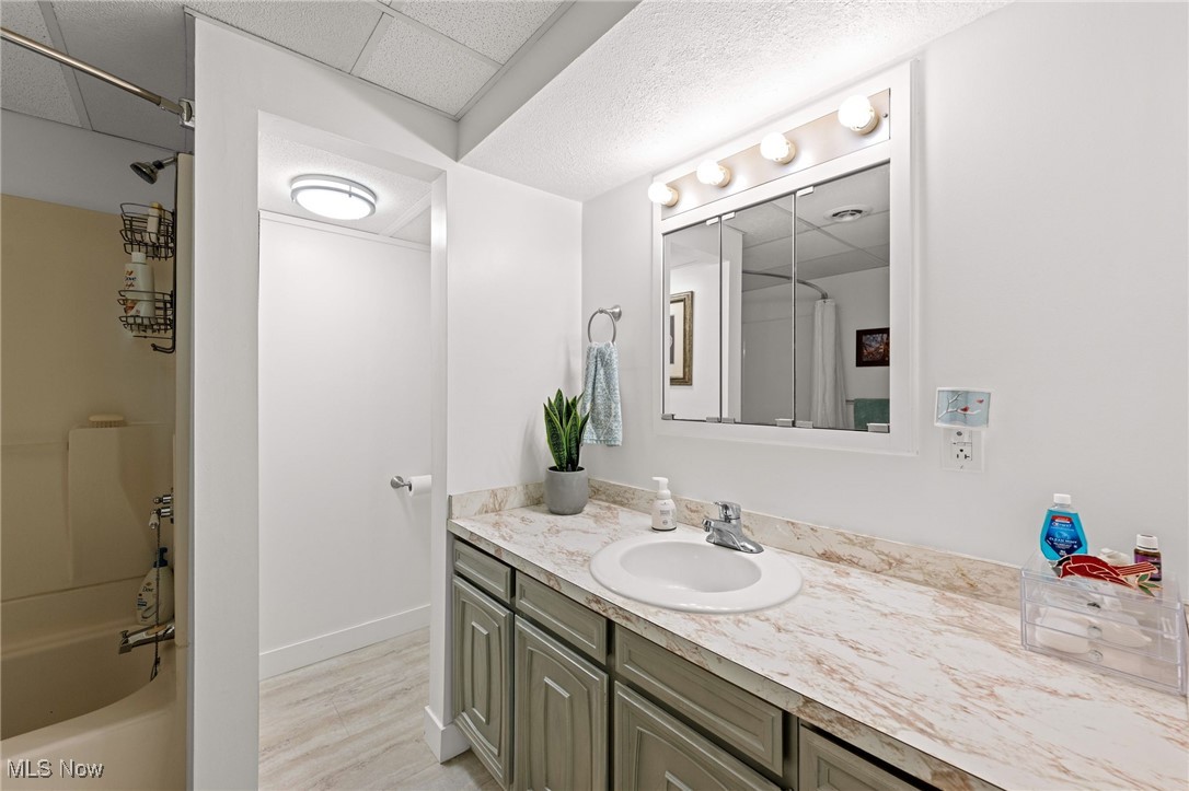 9120 Ambleside Drive, Mentor, Ohio image 31