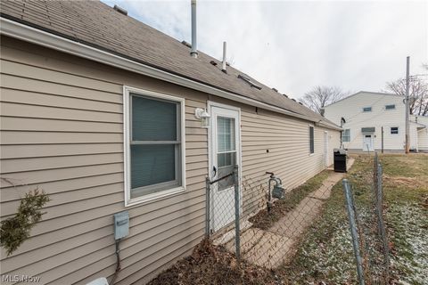 Tiny photo for 1001 Euclid Avenue, Lorain, OH 44052 (MLS # 5190344)