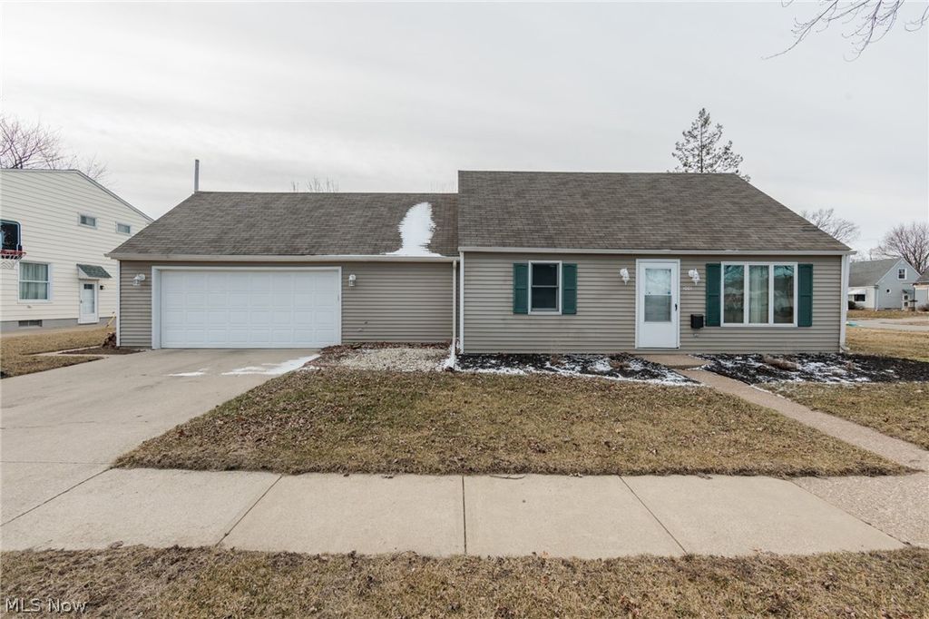 Photo of 1001 Euclid Avenue, Lorain, OH 44052 (MLS # 5190344)