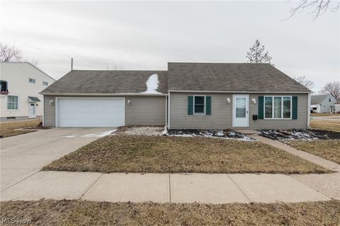 Photo of 1001 Euclid Avenue, Lorain, OH 44052 (MLS # 5190344)