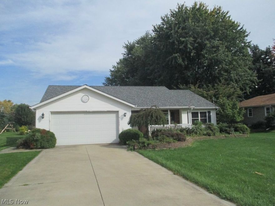 Upscale ranch home in Perry school district! One floor living makes this home easy to access! Enjoy the living room with vaulted ceilings and fireplace, spacious eat-in-kitchen with appliances, master bedroom with glamour bath and walk-in closets. Other amenities include, deck, central air, 2 car attached garage. This is a Fannie Mae HomePath Property.