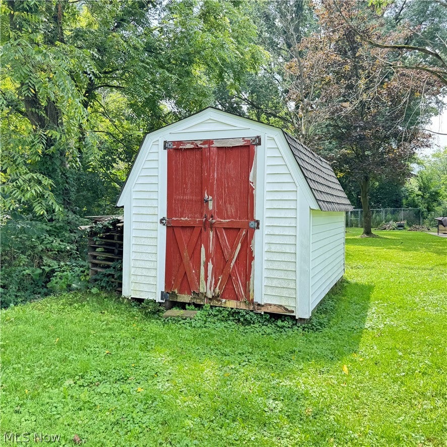 547 Ewart Road