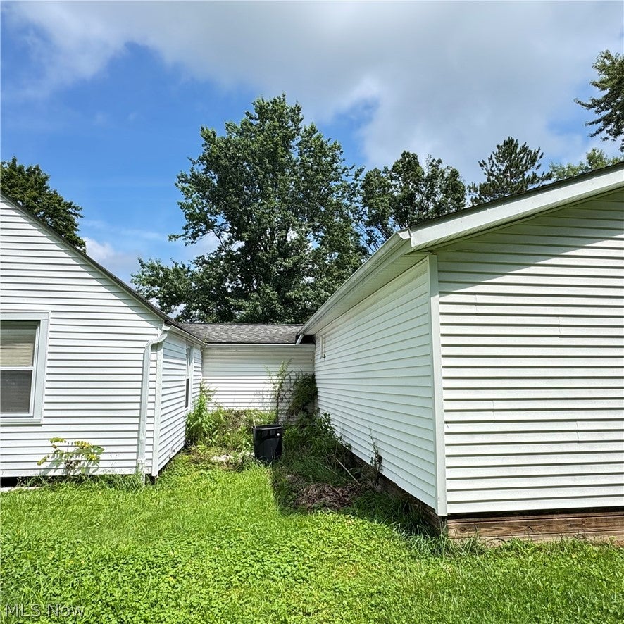 547 Ewart Road