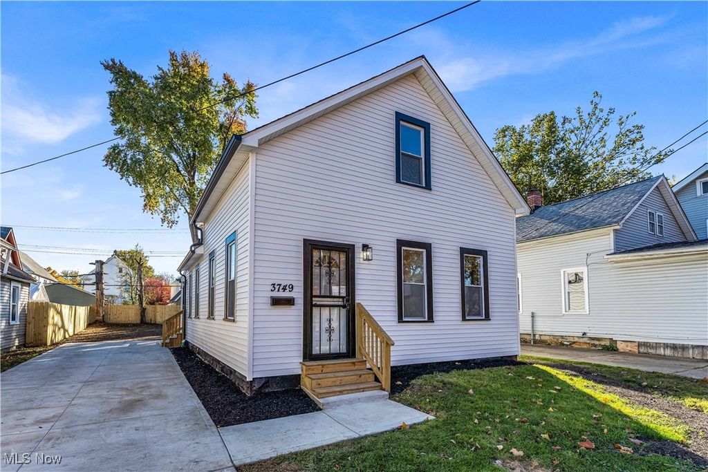 Photo of 3749 Trowbridge Avenue, Cleveland, OH 44109 (MLS # 5168636)