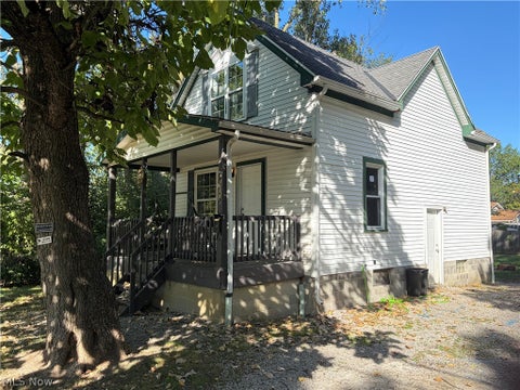 Homes For Sale - 3323 Dallas Avenue<br/> Lorain, OH 44055