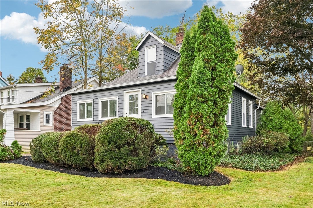1532 Sheridan Road