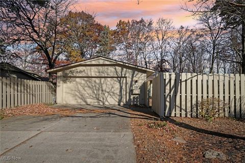 19790 Dell Drive, Strongsville, OH 44149 - #: 5084057