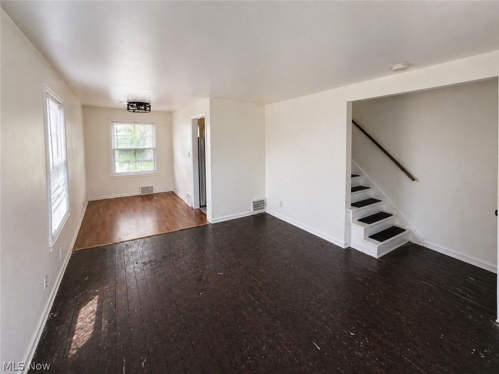 Photo of 1437 E 252nd Street, Euclid, OH 44117 (MLS # 5205495)