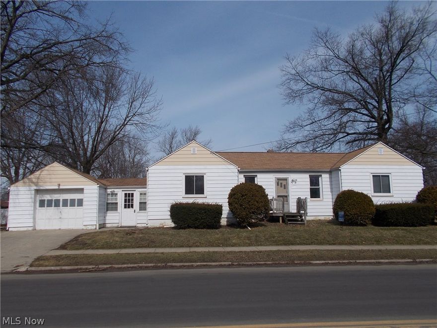 Nice starter or retirement home with 2 bedrooms. Newer carpet and paint. Move right in.