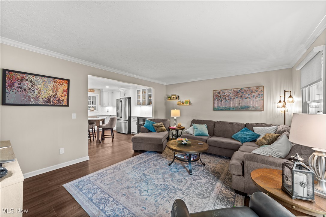 17084 Hampton Chase