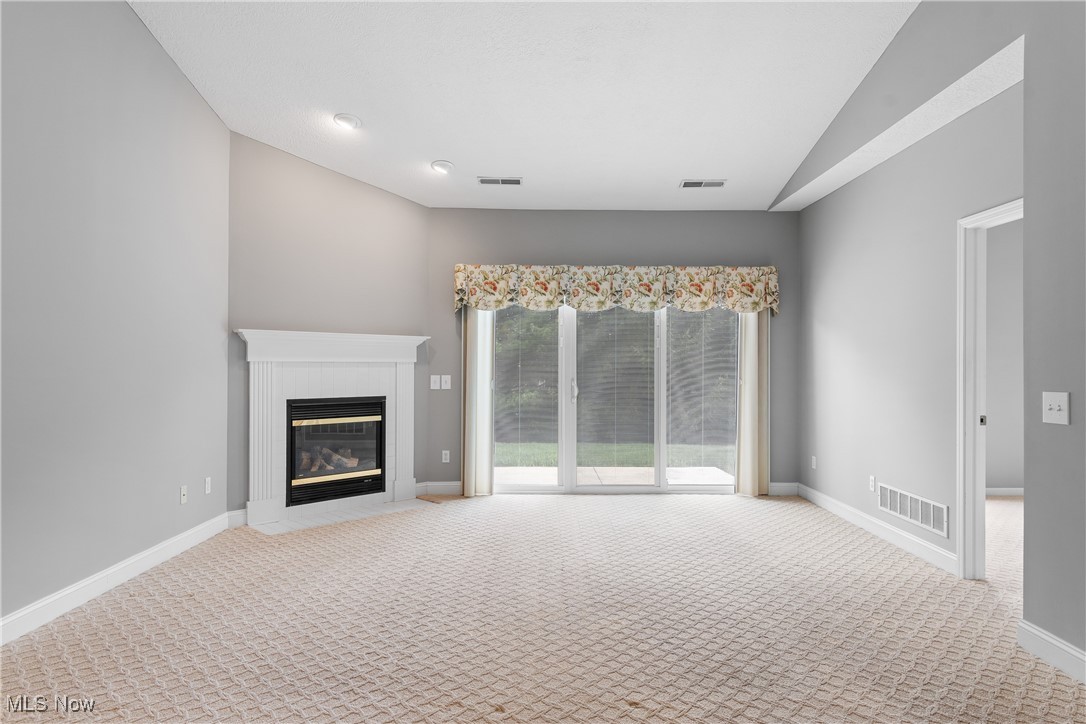 4351 Greenway Trail Street, Massillon, Ohio image 7