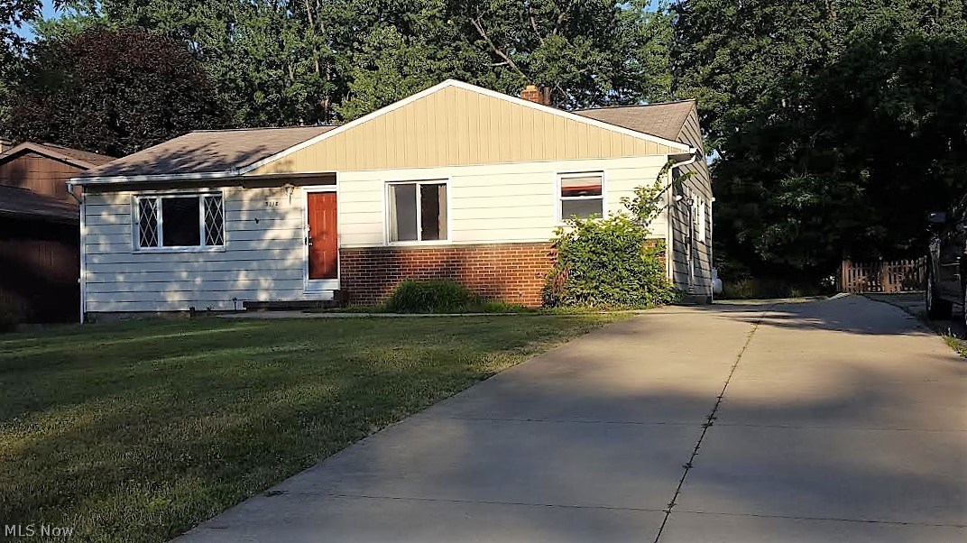 Easy living in this ranch style layout for rent in a highly desirable area! 3 spacious bedrooms and 1.5 baths all on the first floor. Beautifully updated eat-in kitchen. 2 car detached garage. All adult applicants must apply online for credit, criminal and eviction background check and verify income. No Section 8.