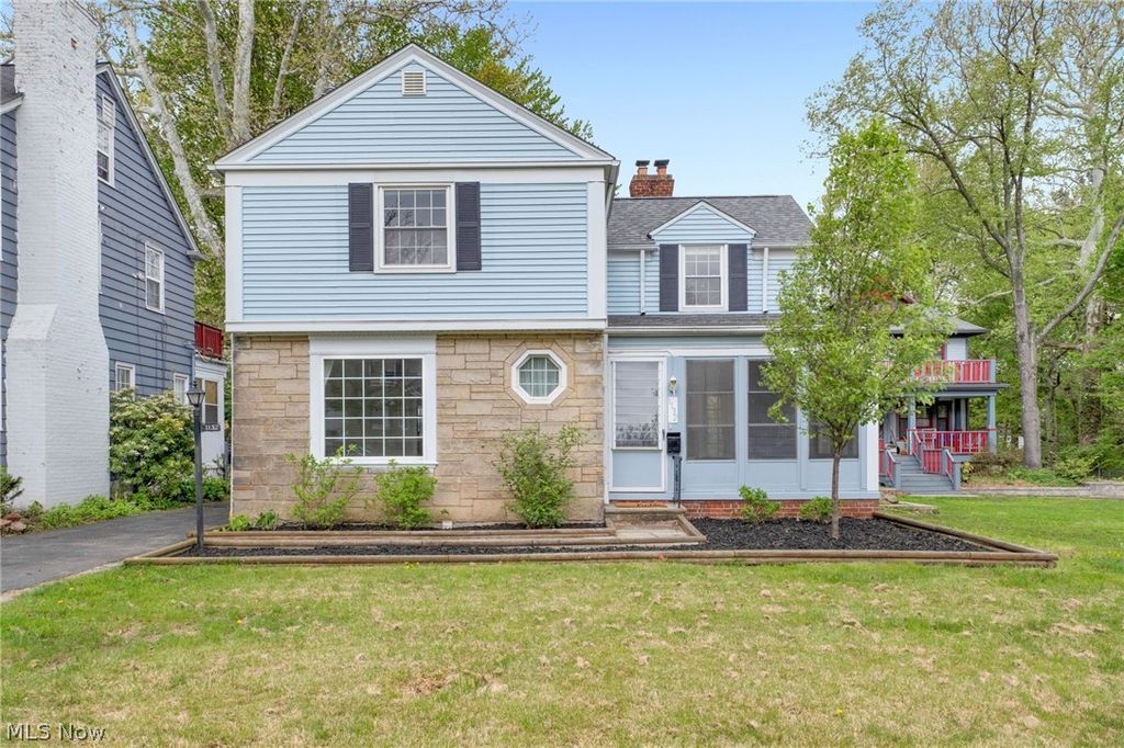 Photo of 1132 Yellowstone Road, Cleveland Heights, OH 44121 (MLS # 5205885)