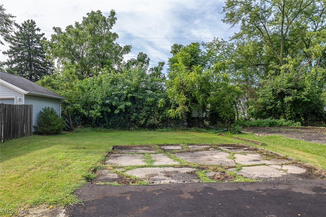 16322 Tarkington
