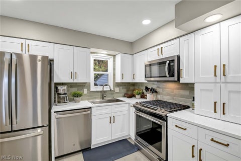 Tiny photo for 4095 W 213th Street, Fairview Park, OH 44126 (MLS # 5256894)