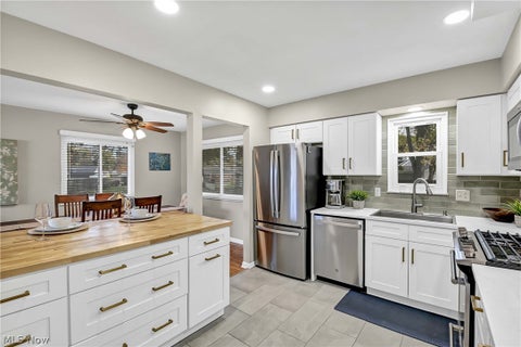 Tiny photo for 4095 W 213th Street, Fairview Park, OH 44126 (MLS # 5256894)